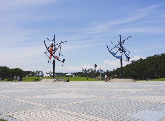 辻堂海浜公園(徒歩約12分)